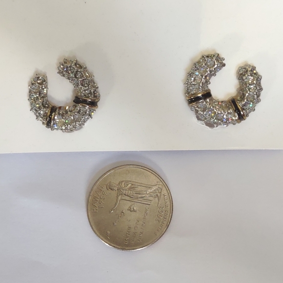 Mega Sparkly Vintage Clip Earrings - Picture 11 of 15
